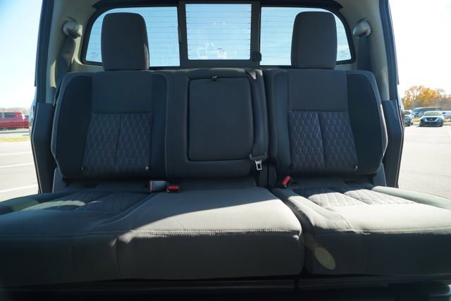 Used 2024 Nissan Titan SV w/ SV Convenience Package image 32