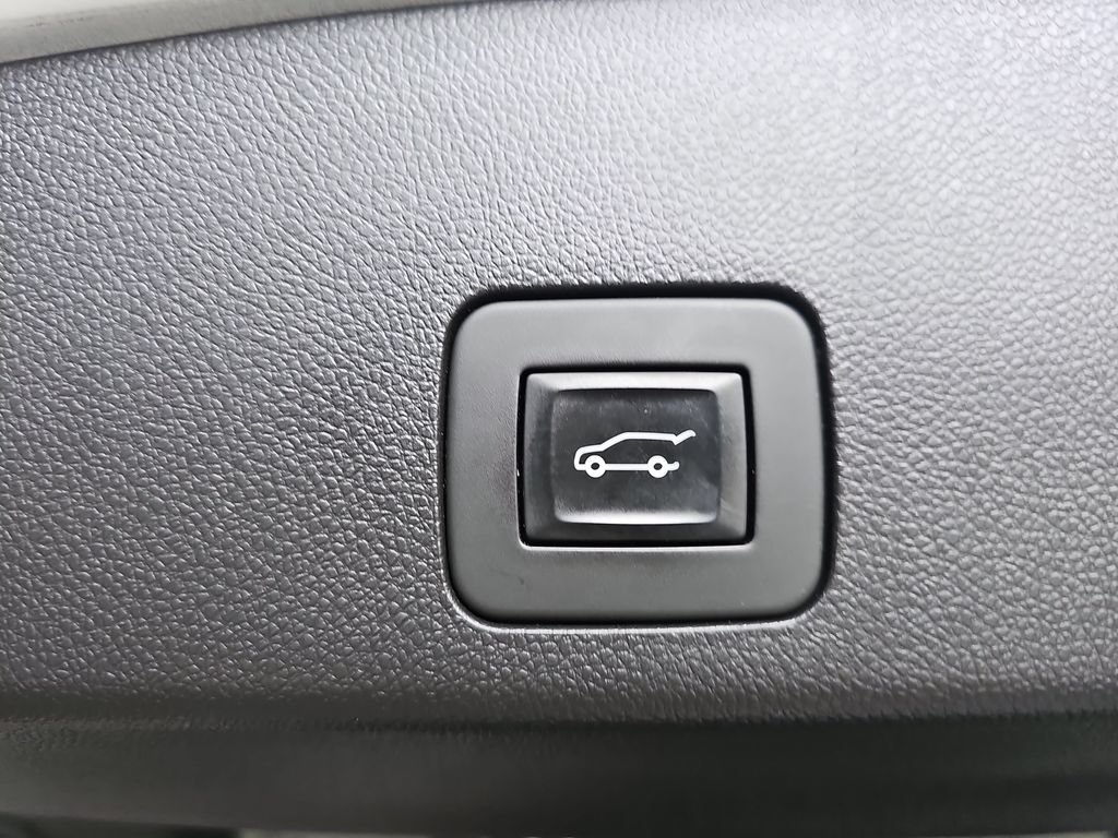 Used 2022 Buick Encore GX Preferred w/ Sport Touring Package FWD image 17