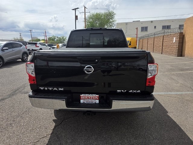 Used 2017 Nissan Titan SV AWD/4WD image 2