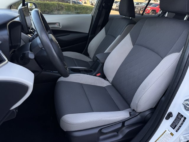 Used 2025 Toyota Corolla LE FWD image 23