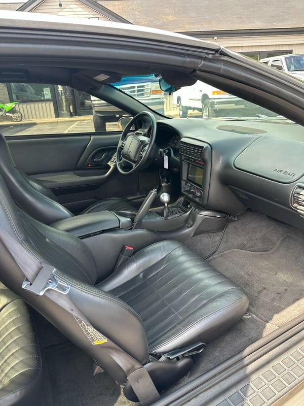 Used 2001 Chevrolet Camaro Z28 w/ SS Performance/Appearance Pkg RWD image 10