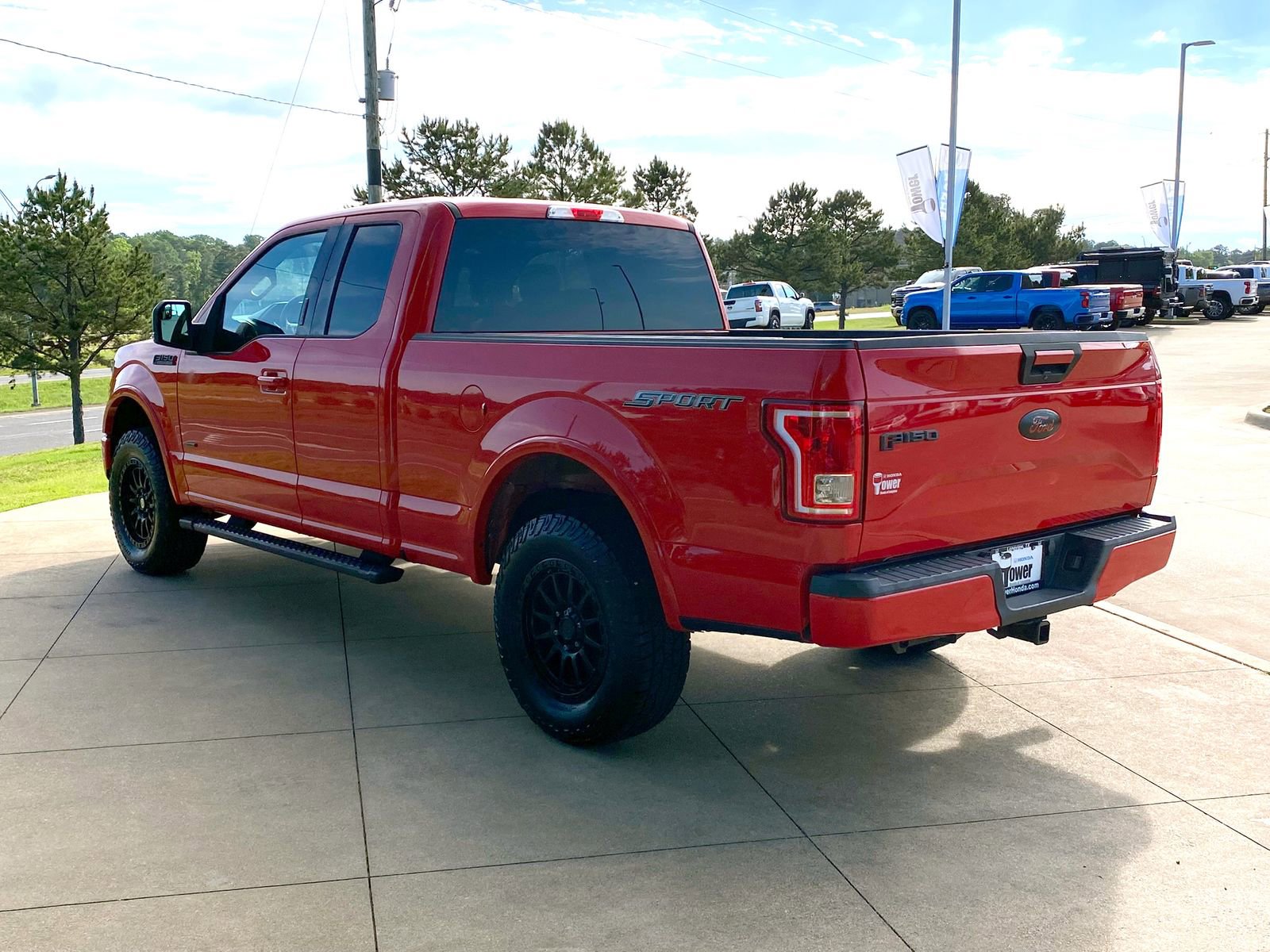 Used 2016 Ford F150 XLT w/ Equipment Group 301A Mid RWD image 4