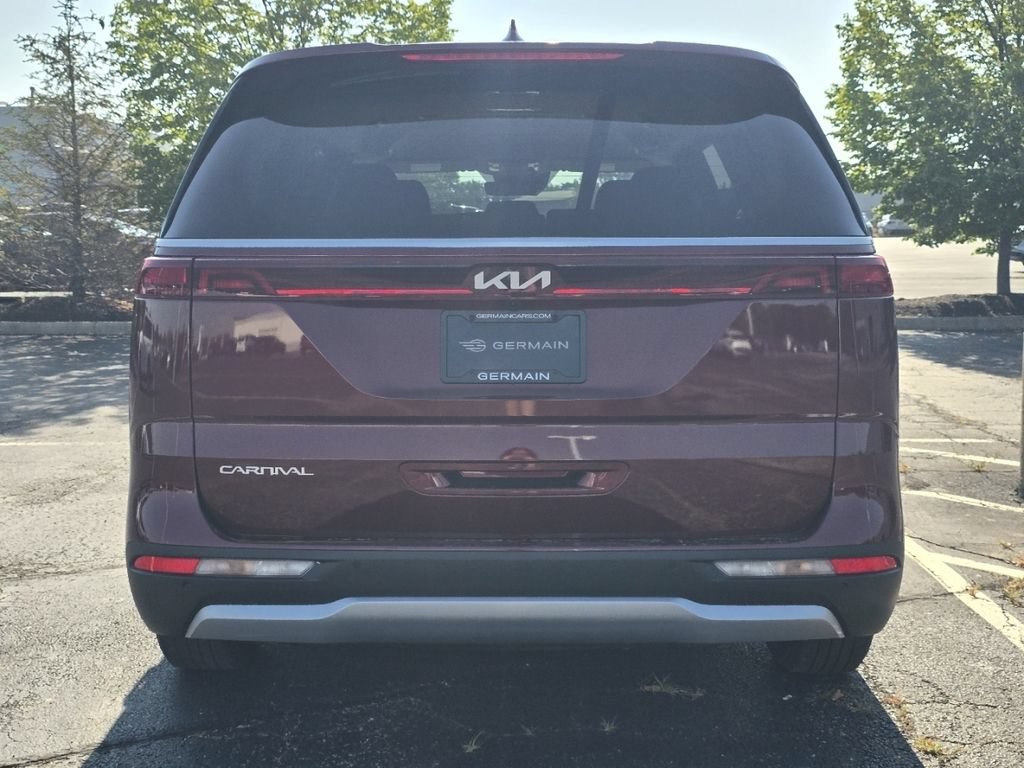 Used 2024 Kia Carnival LX FWD image 6