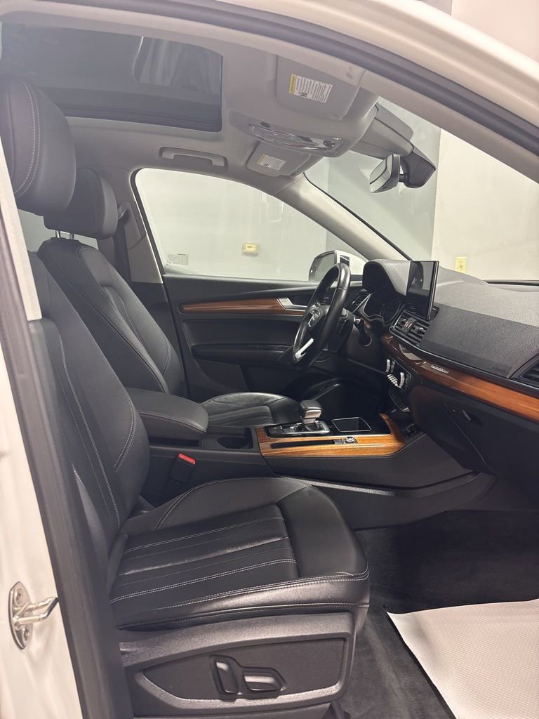 Used 2023 Audi Q5 2.0T Premium w/ Convenience Package AWD/4WD image 18