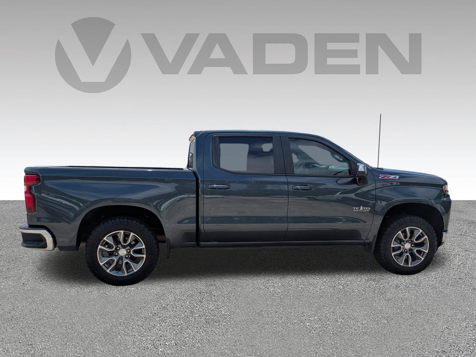 Used 2019 Chevrolet Silverado 1500 LT w/ Texas Edition image 24