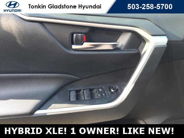 Used 2020 Toyota RAV4 XLE image 10