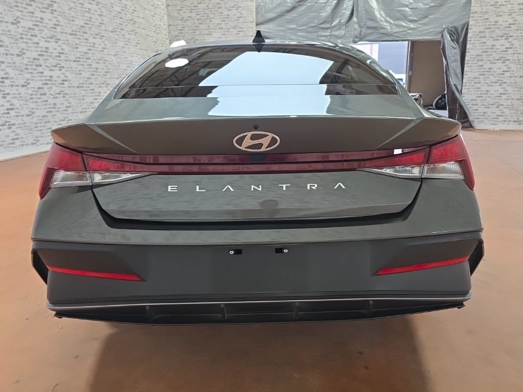 Certified 2024 Hyundai Elantra SEL FWD image 5