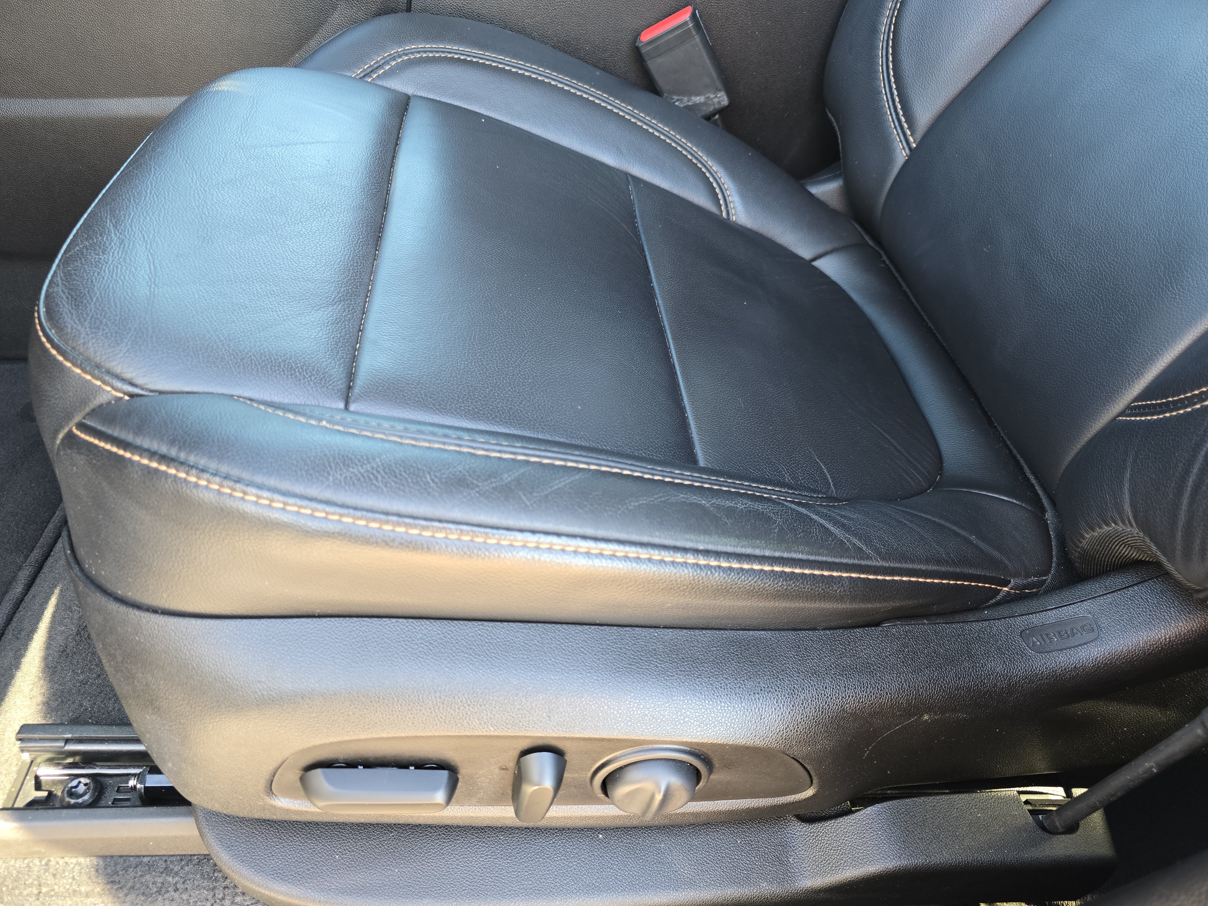 Used 2019 Chevrolet Traverse LT w/ LT Premium Package AWD/4WD image 32