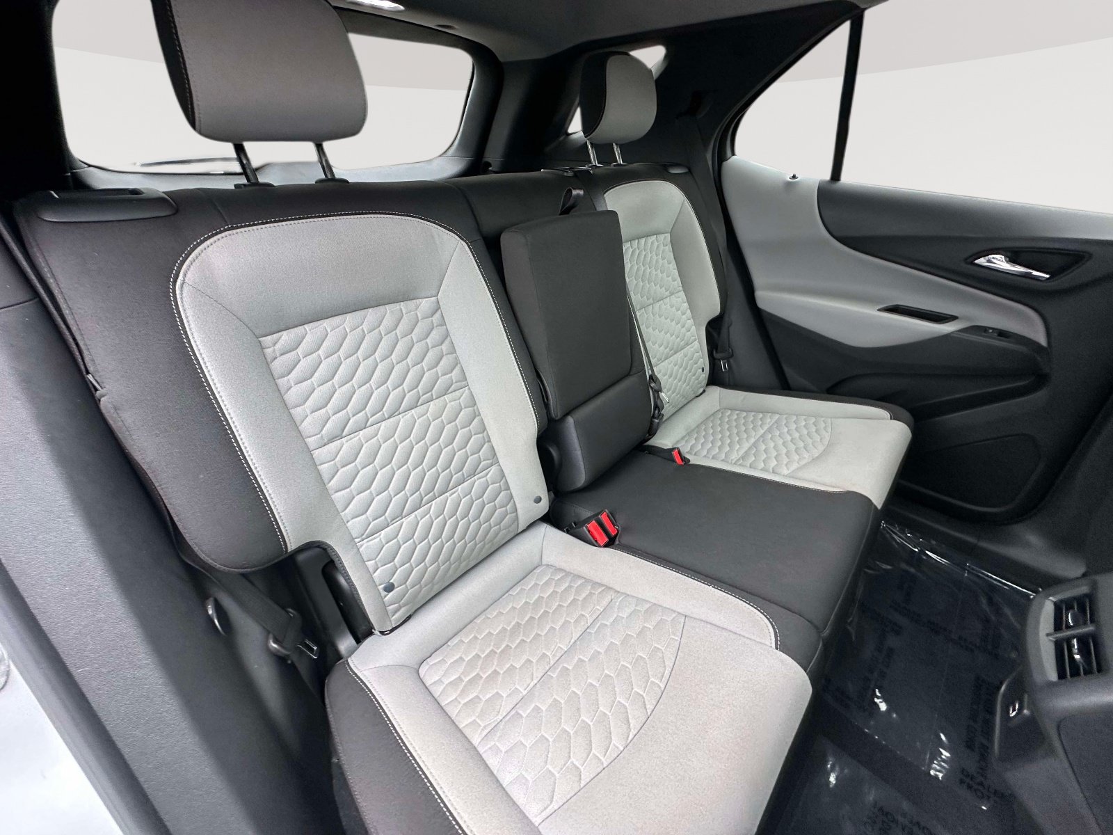 Used 2020 Chevrolet Equinox LS w/ LS Convenience Package AWD/4WD image 28