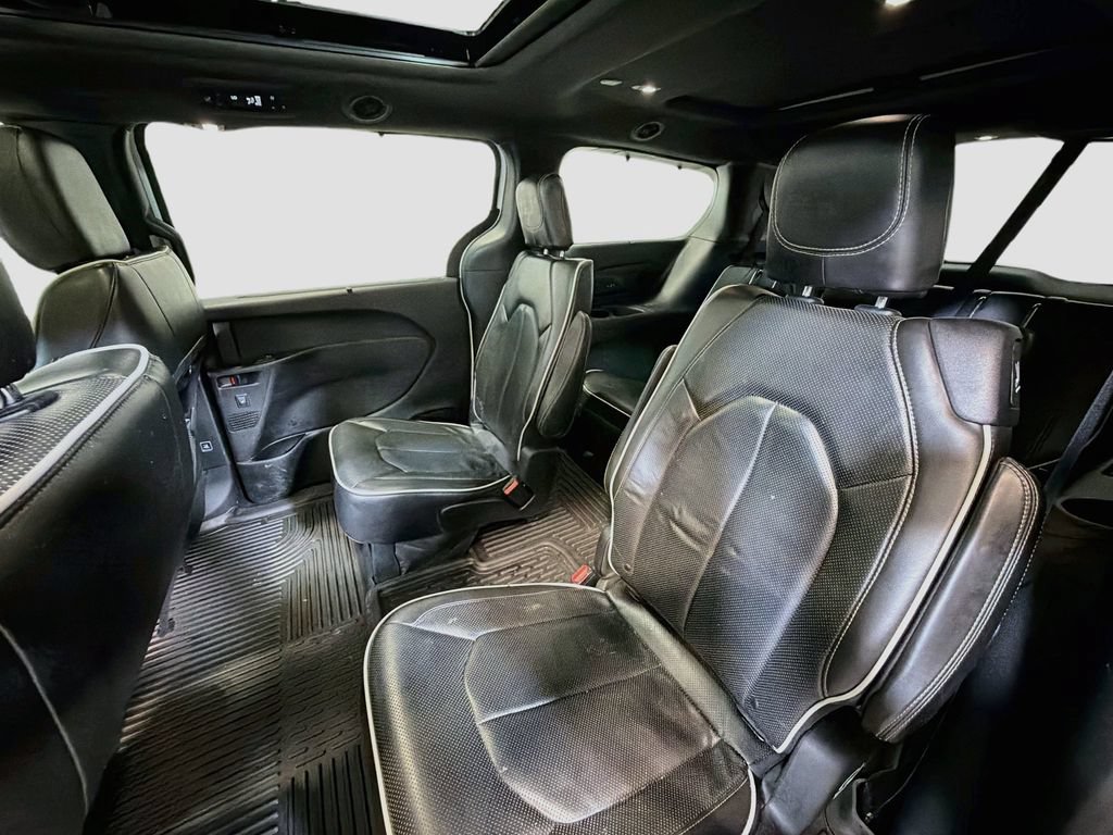 Used 2019 Chrysler Pacifica Limited w/ S Appearance Package FWD image 25