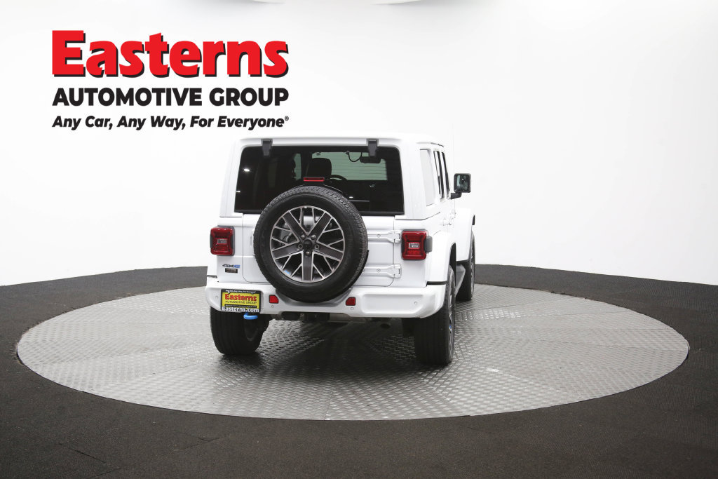 Used 2023 Jeep Wrangler Unlimited Sahara AWD/4WD image 41