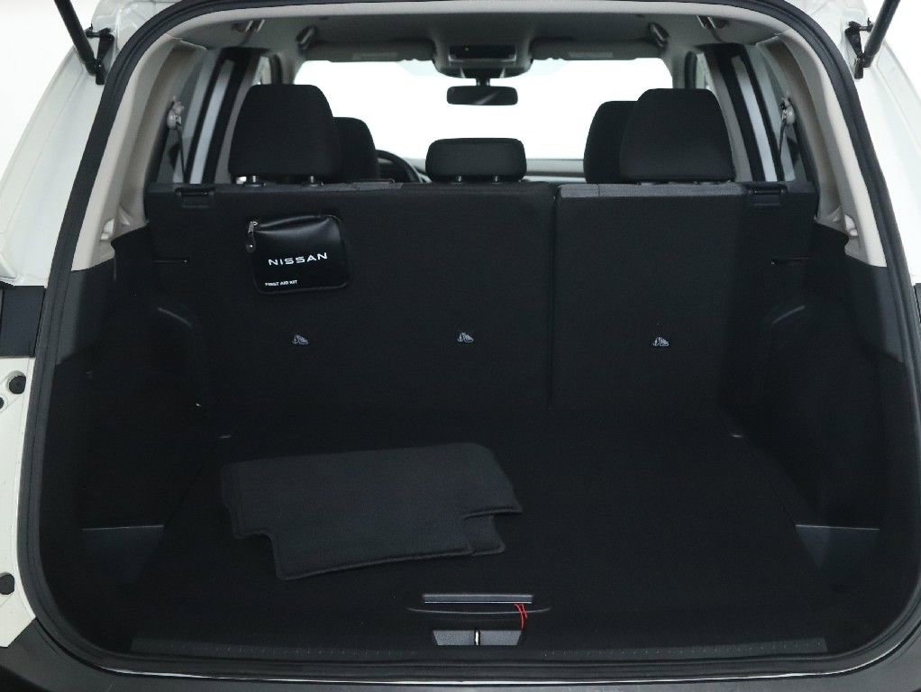 Used 2023 Nissan Rogue SV image 31