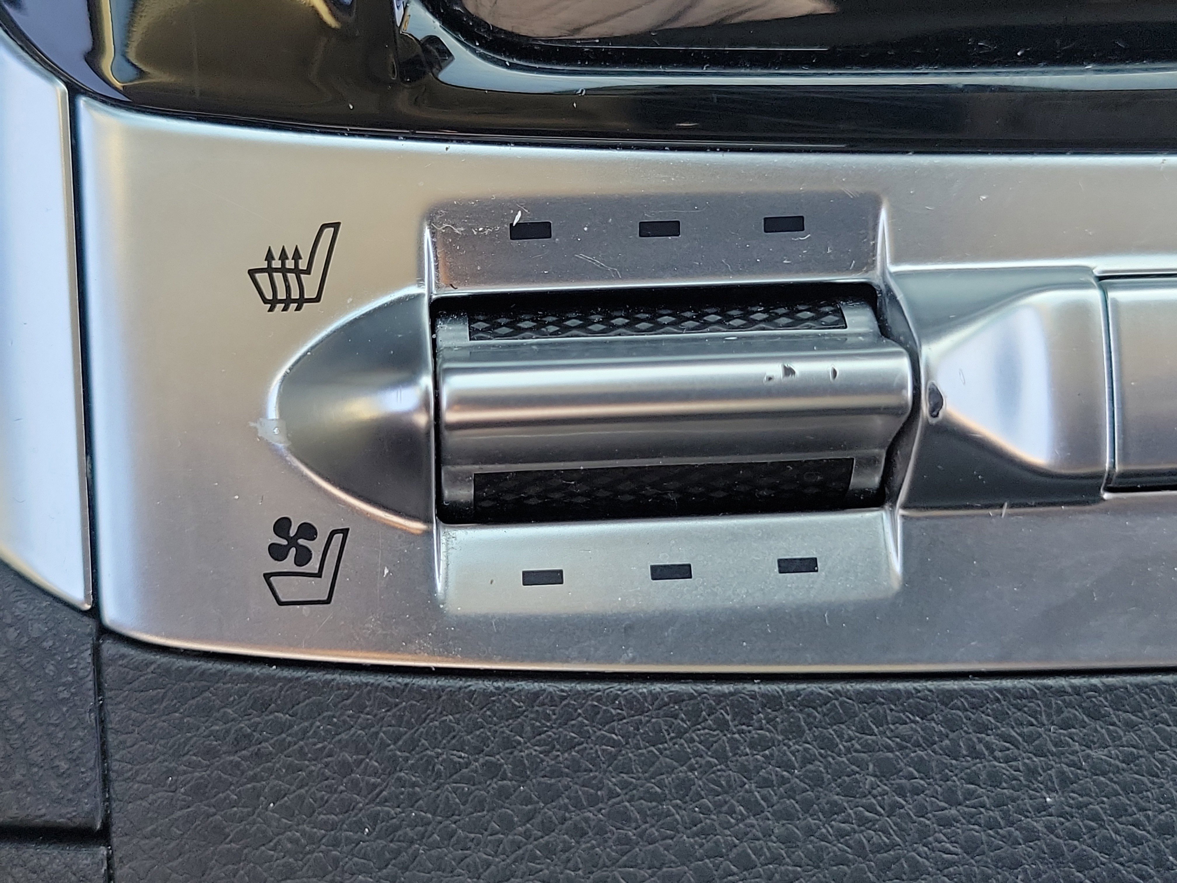 Used 2023 Kia Carnival SX Prestige image 24