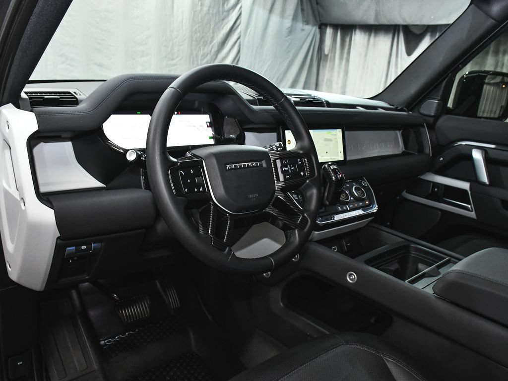 Used 2023 Land Rover Defender 90 X-Dynamic SE AWD/4WD image 19