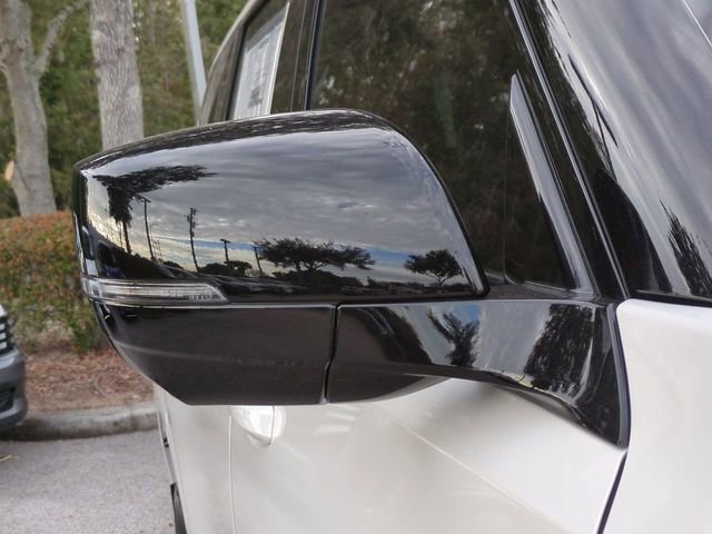 New 2026 Nissan Armada SL w/ Captain's Chari Seat Package image 12