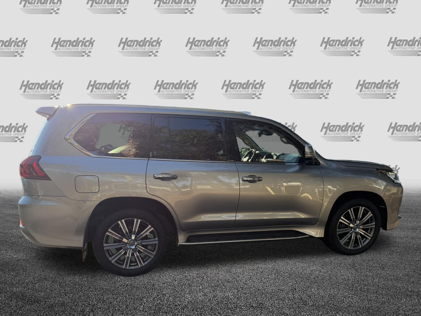 Used 2017 Lexus LX 570 4WD w/ Luxury Package image 10