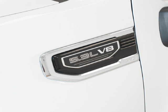 Used 2025 GMC Sierra 1500 SLT AWD/4WD image 3