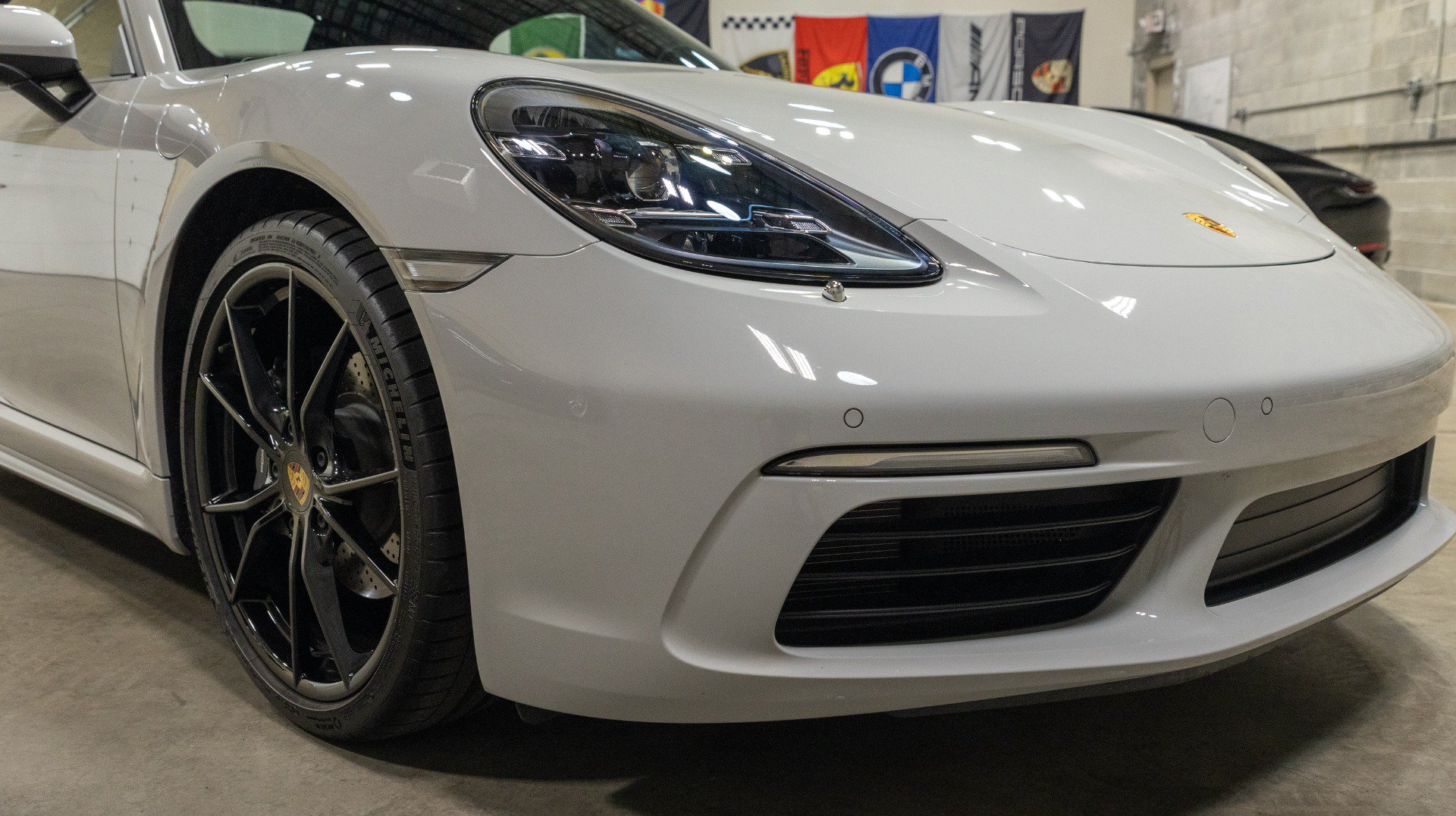 Used 2021 Porsche 718 Boxster RWD image 21