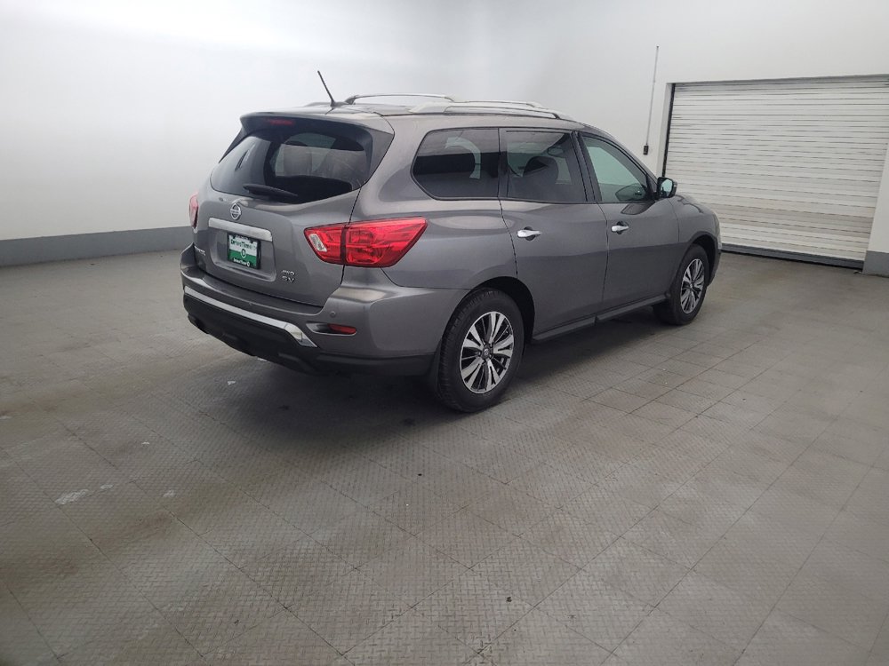 Used 2017 Nissan Pathfinder SV w/ SV Cold Weather Package AWD/4WD image 9