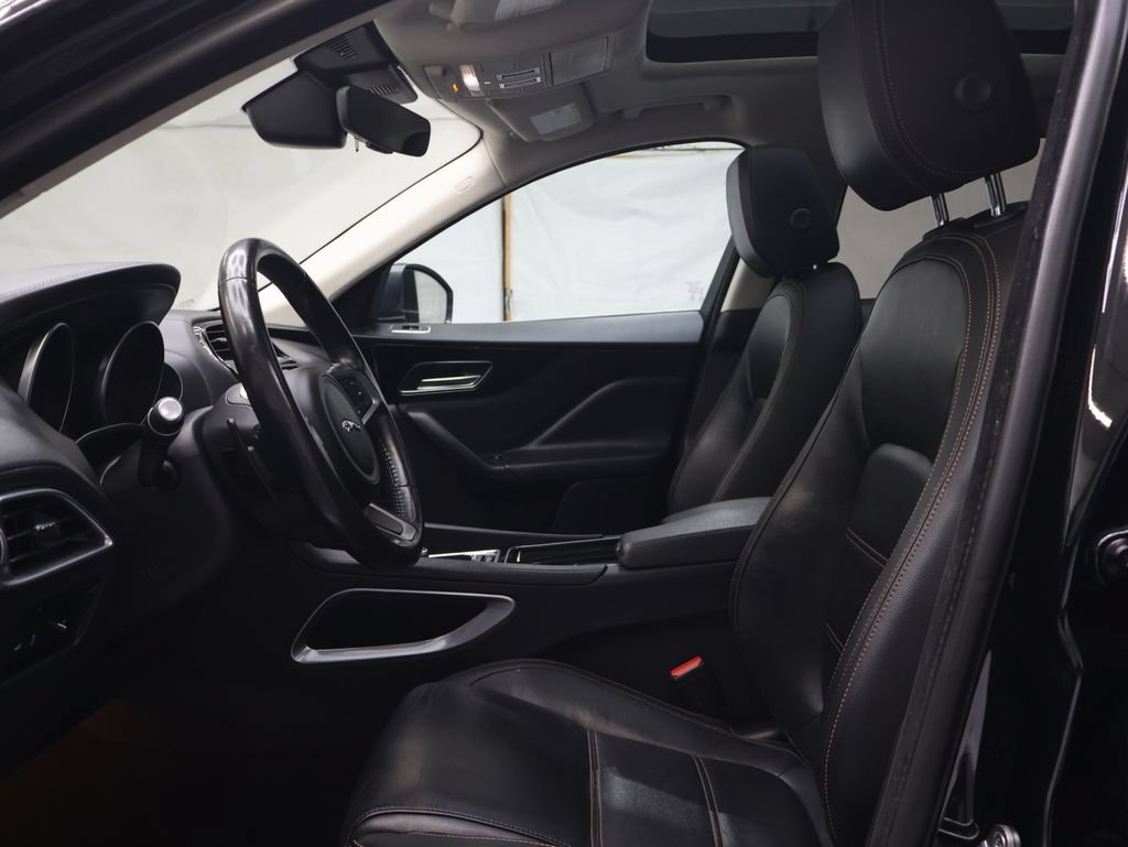 Used 2020 Jaguar F-PACE Prestige AWD/4WD image 16