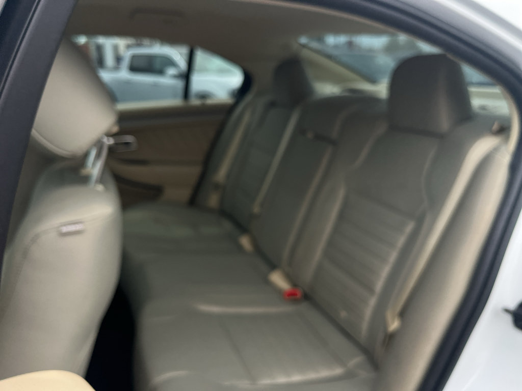 Used 2019 Ford Taurus SE FWD image 28