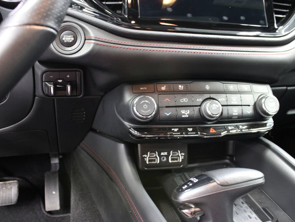 Used 2025 Dodge Durango R/T AWD/4WD image 46