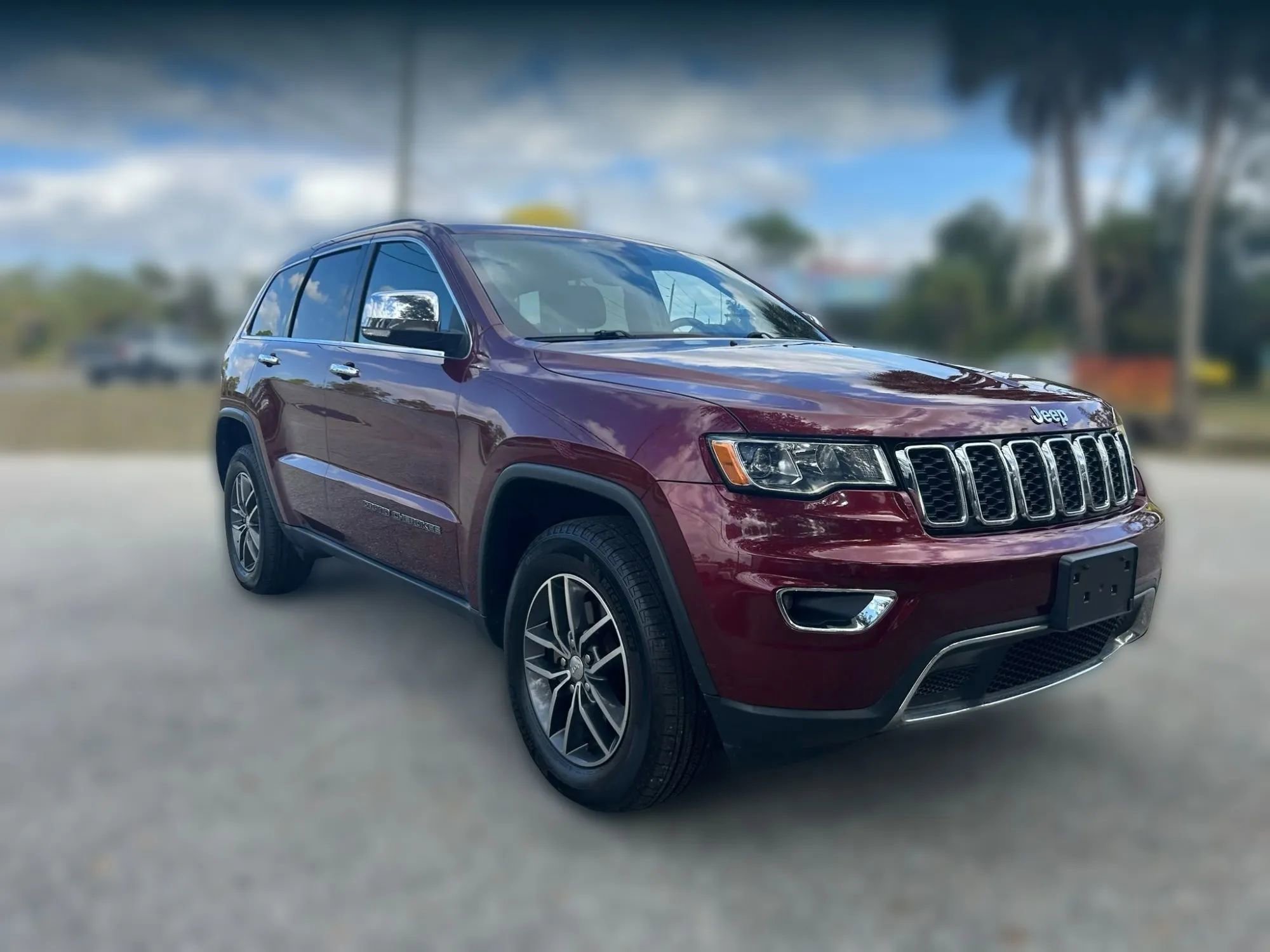 Used 2017 Jeep Grand Cherokee Limited image 3