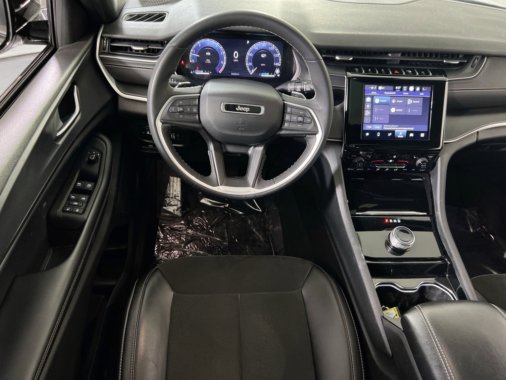 Used 2023 Jeep Grand Cherokee L Laredo AWD/4WD image 22