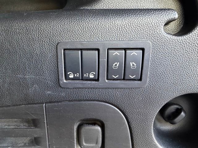 Used 2017 GMC Yukon XL SLT image 32