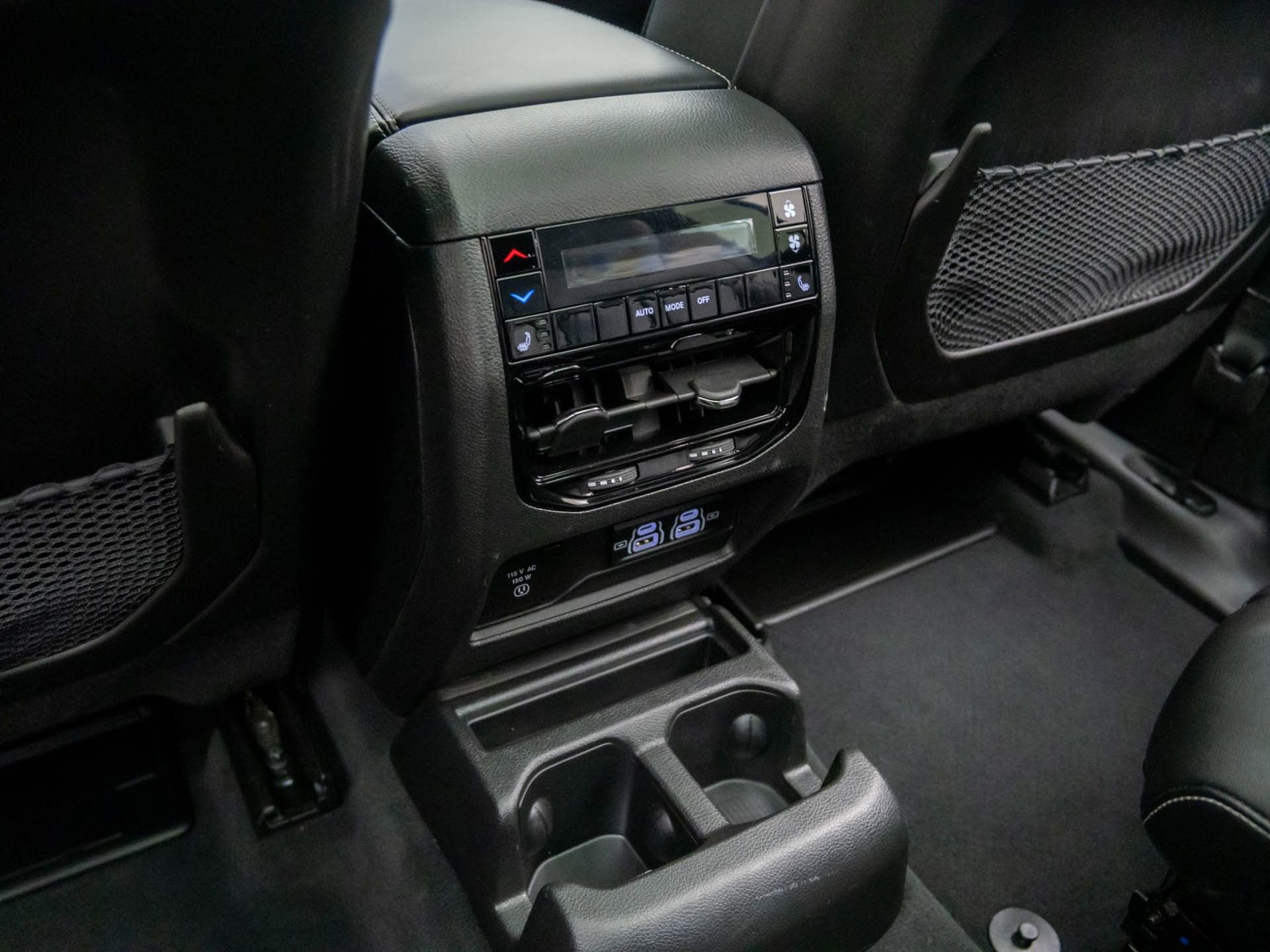 Used 2024 Jeep Grand Cherokee L Limited w/ Black Appearance Package image 20