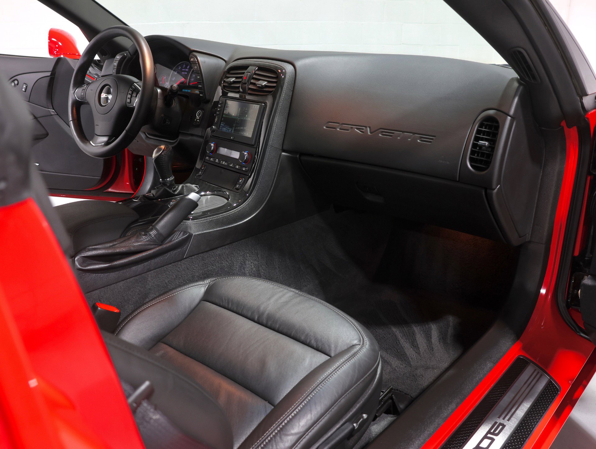 Used 2012 Chevrolet Corvette Z06 w/ 2LZ Preferred Equipment Group image 4