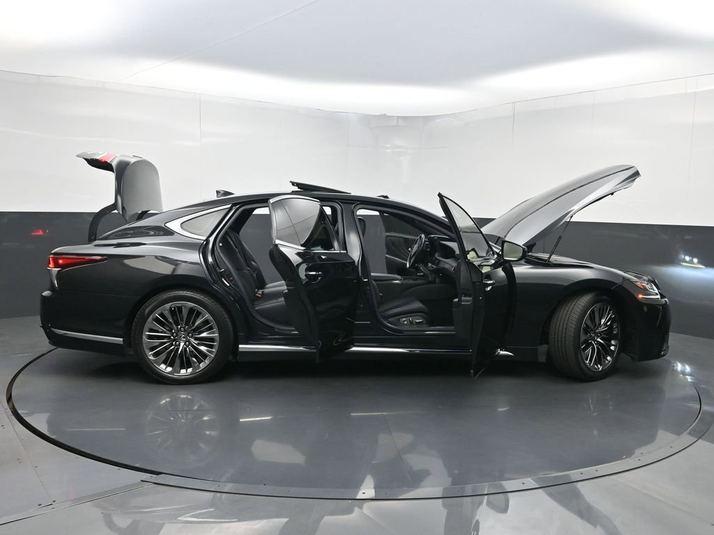 Used 2020 Lexus LS 500 w/ Accessory Package (Z2) RWD image 35
