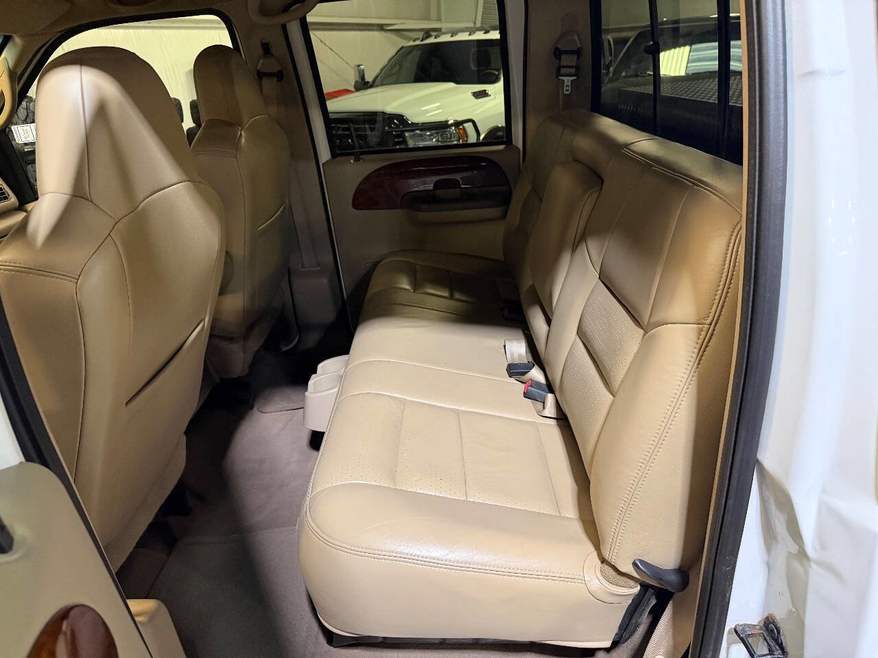 Used 2002 Ford F350 Lariat image 36