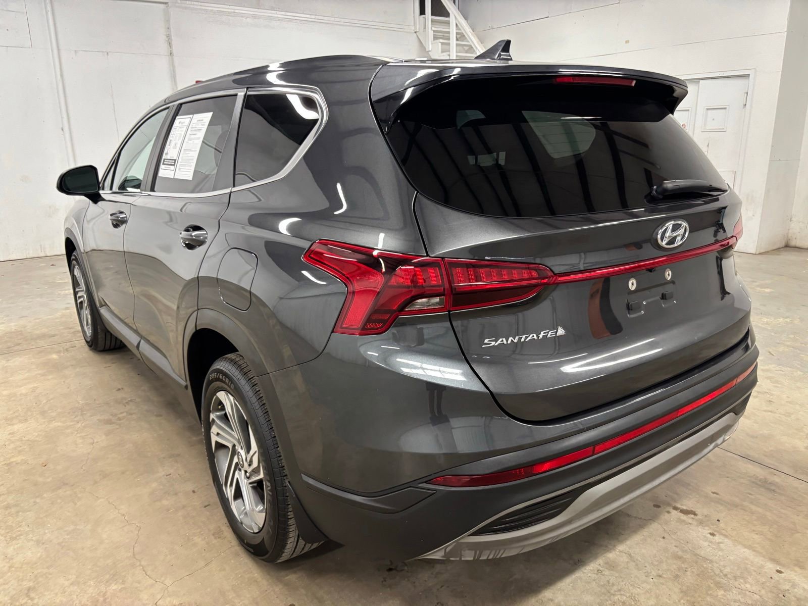Used 2023 Hyundai Santa Fe SE FWD image 5