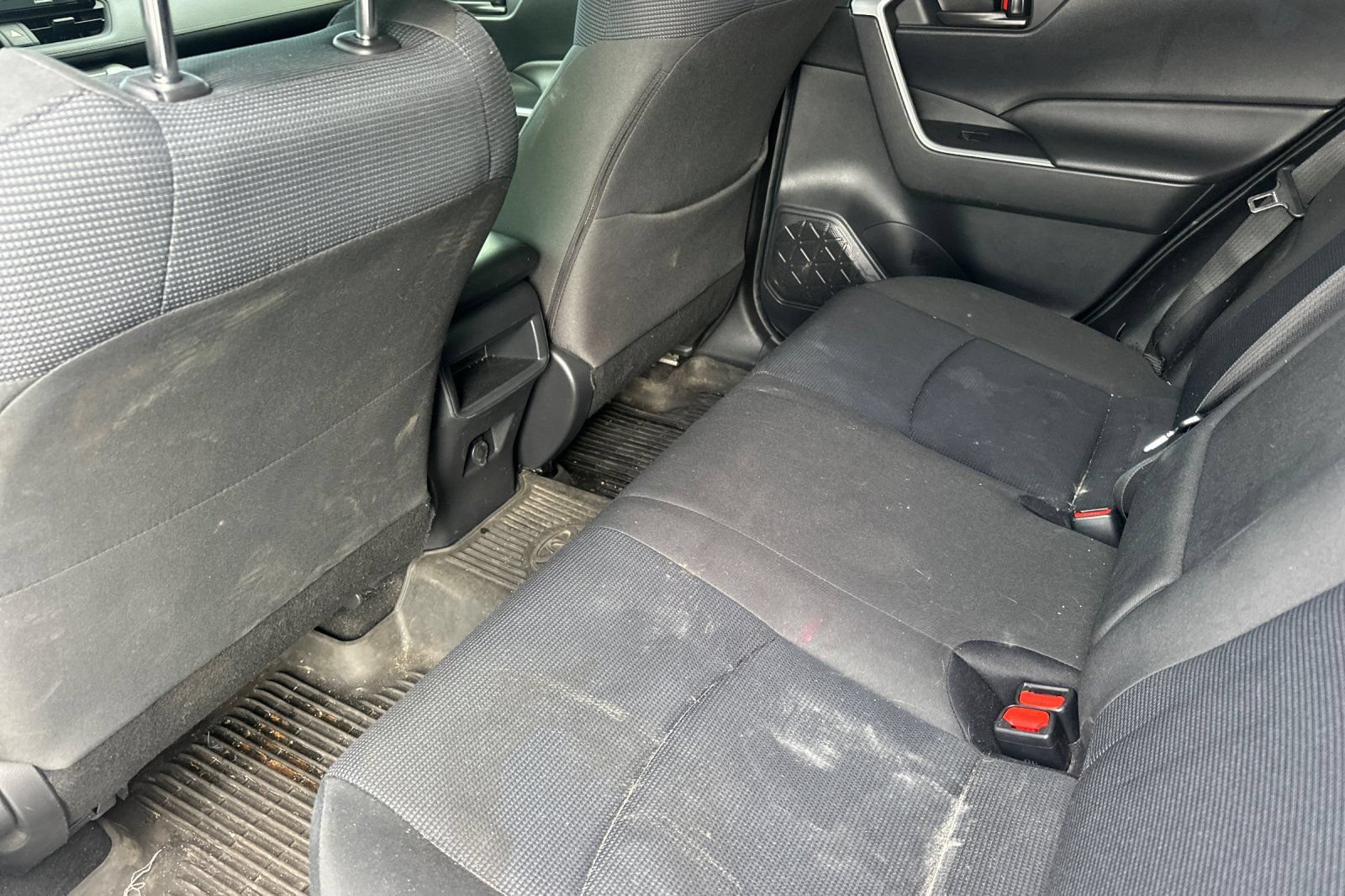 Used 2020 Toyota RAV4 LE w/ Carpet Mat Package FWD image 14