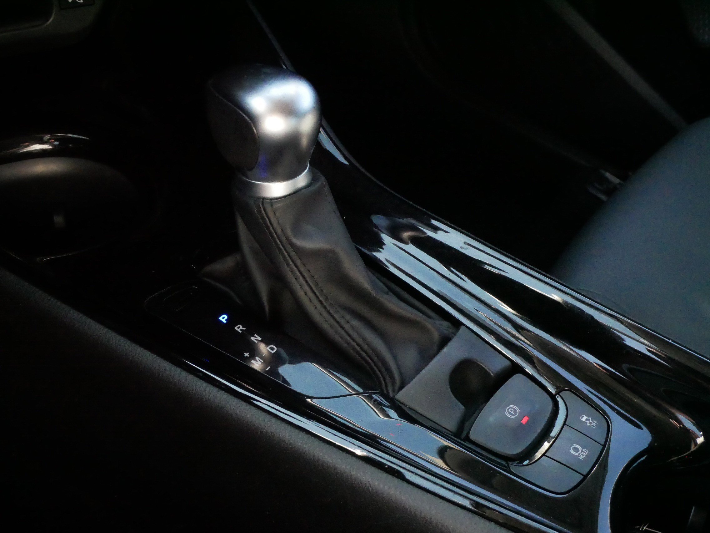 Certified 2020 Toyota C-HR Limited FWD image 24