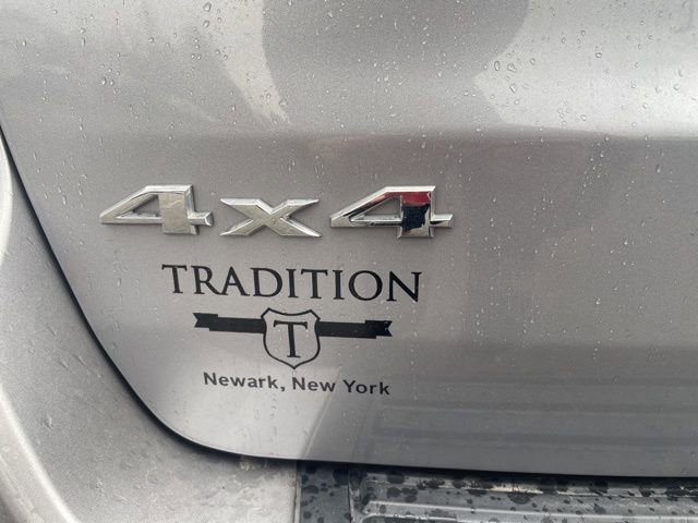 Used 2021 Jeep Grand Cherokee Laredo AWD/4WD image 4