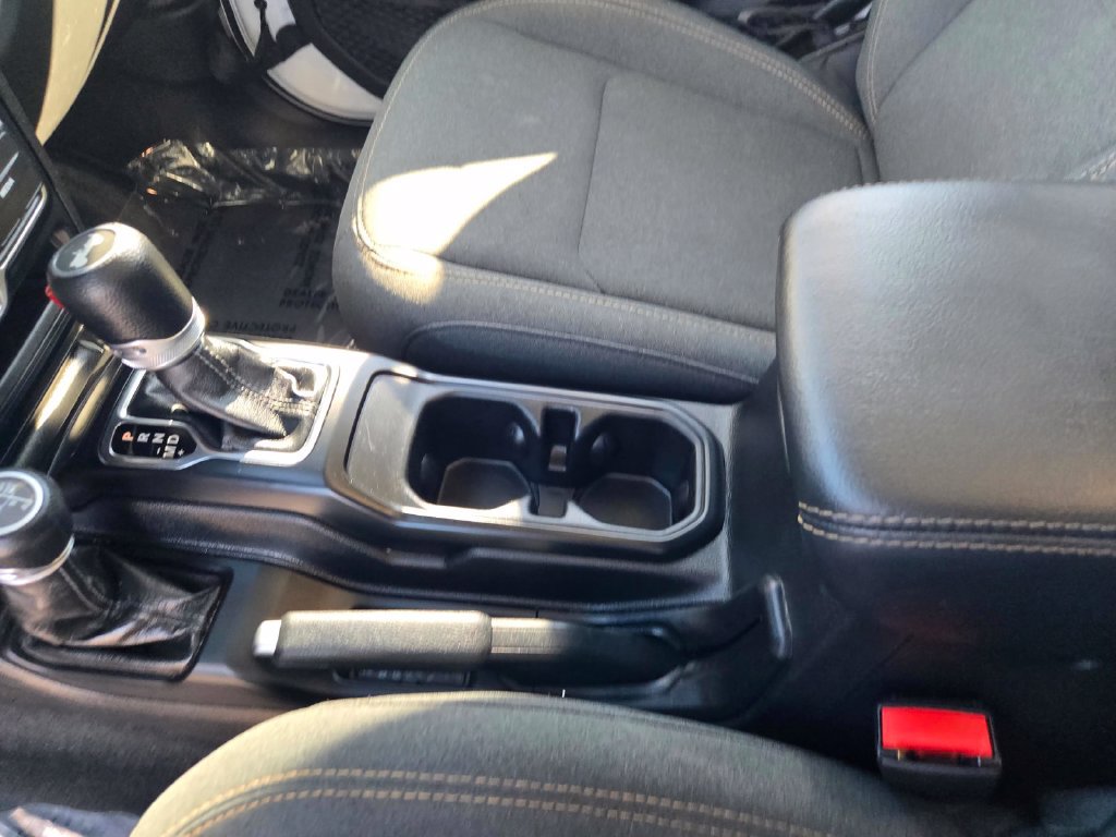 Used 2024 Jeep Wrangler Unlimited Sahara AWD/4WD image 23