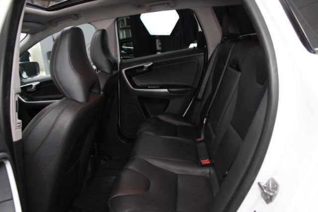 Used 2017 Volvo XC60 T6 Dynamic w/ Preferred Option Package AWD/4WD image 21