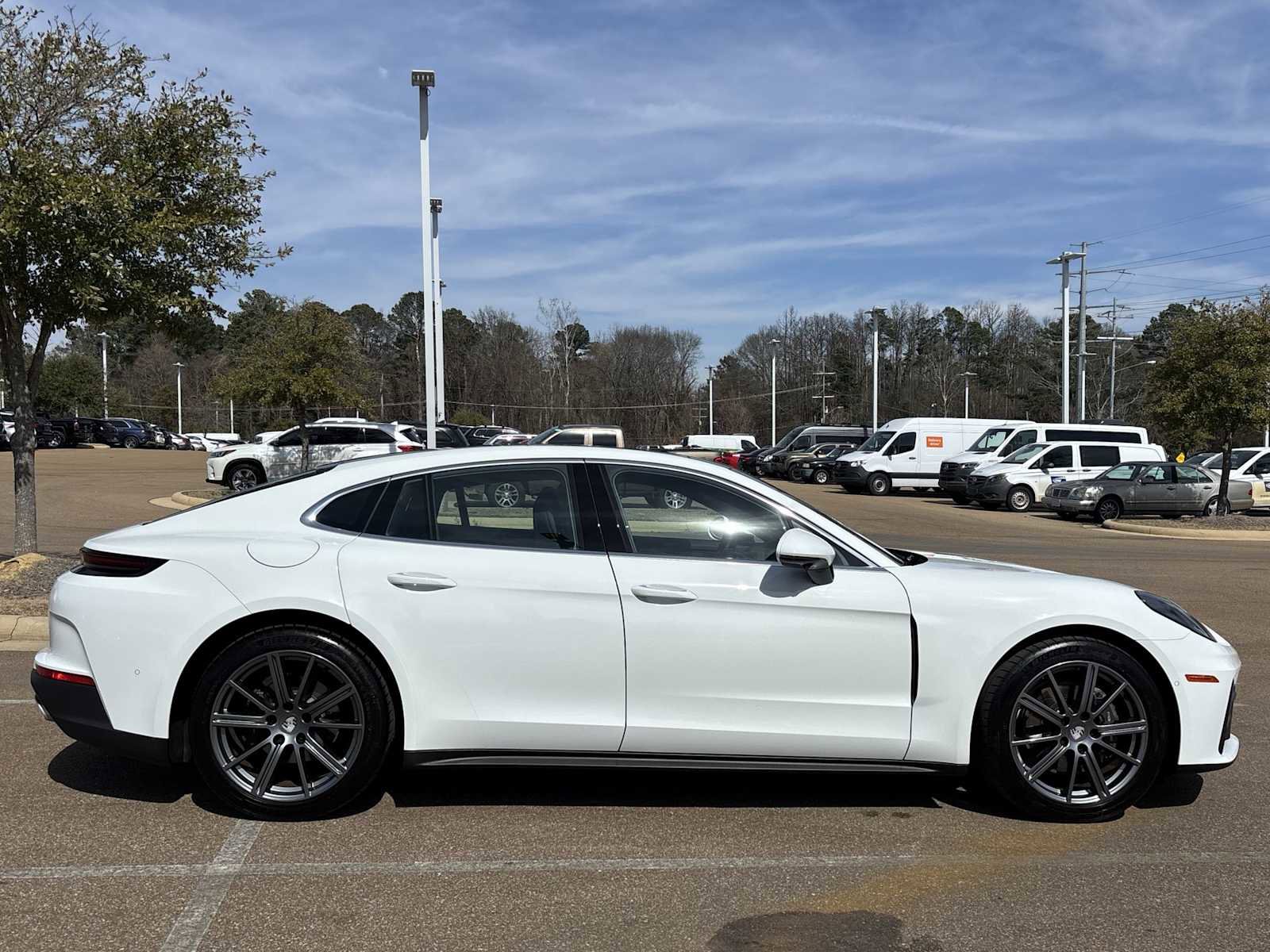 Used 2025 Porsche Panamera image 11