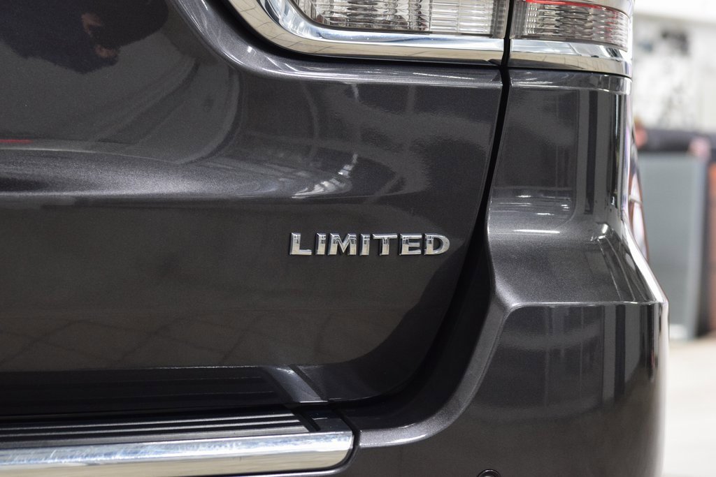 Used 2017 Jeep Grand Cherokee Limited image 22