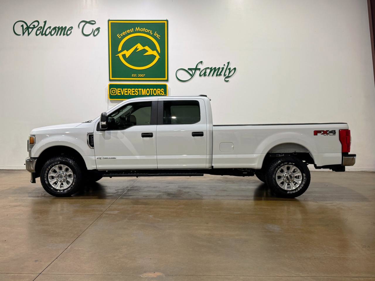 Used 2022 Ford F250 XL w/ Power Equipment Group AWD/4WD image 5