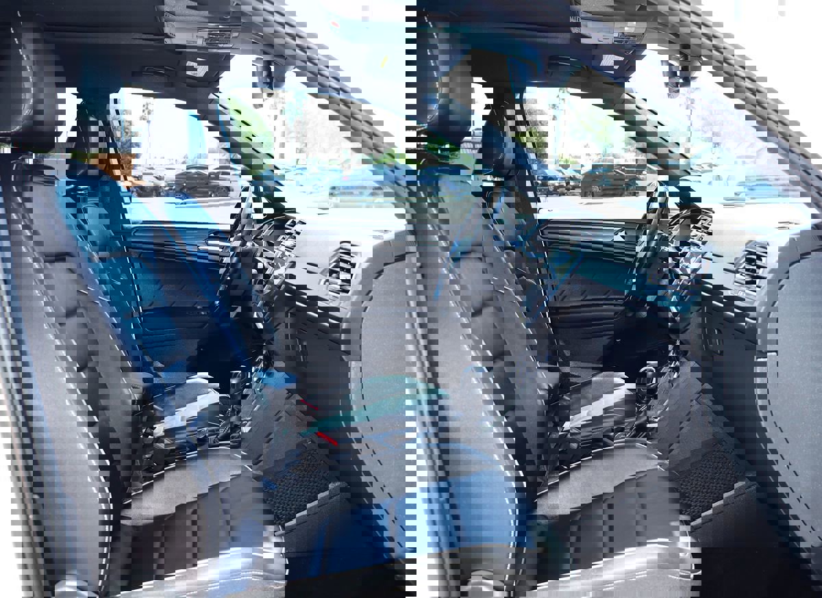 Used 2021 Volkswagen Tiguan SEL Premium R-Line image 36