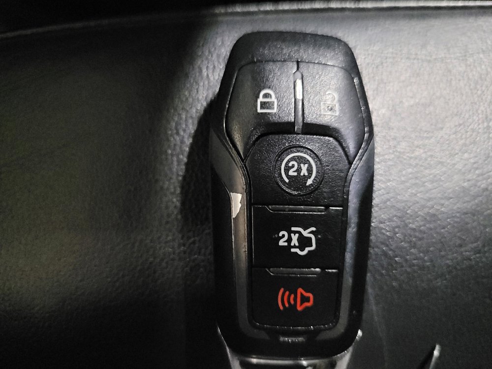 Used 2016 Ford Edge SEL w/ Equipment Group 201A image 32