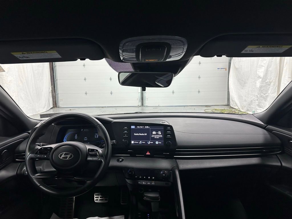 Used 2025 Hyundai Elantra Sport image 38