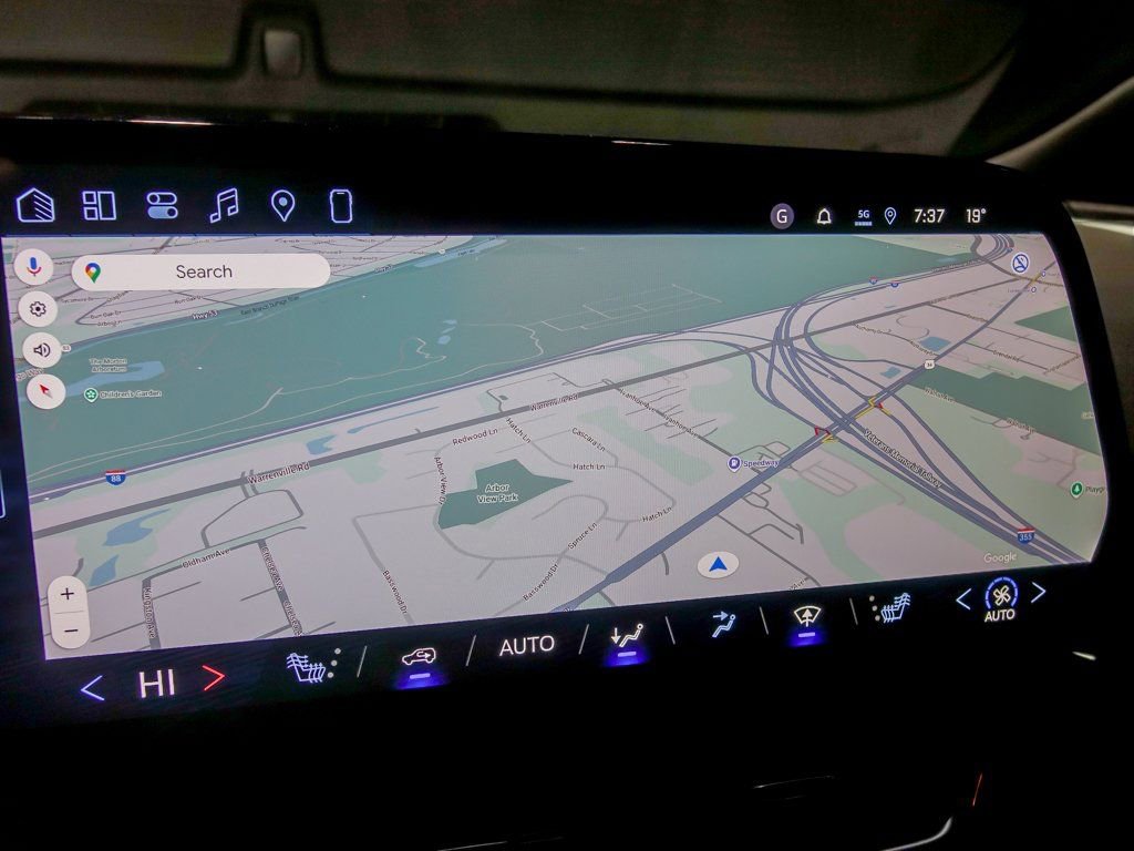 New 2026 Chevrolet Equinox EV LT image 17