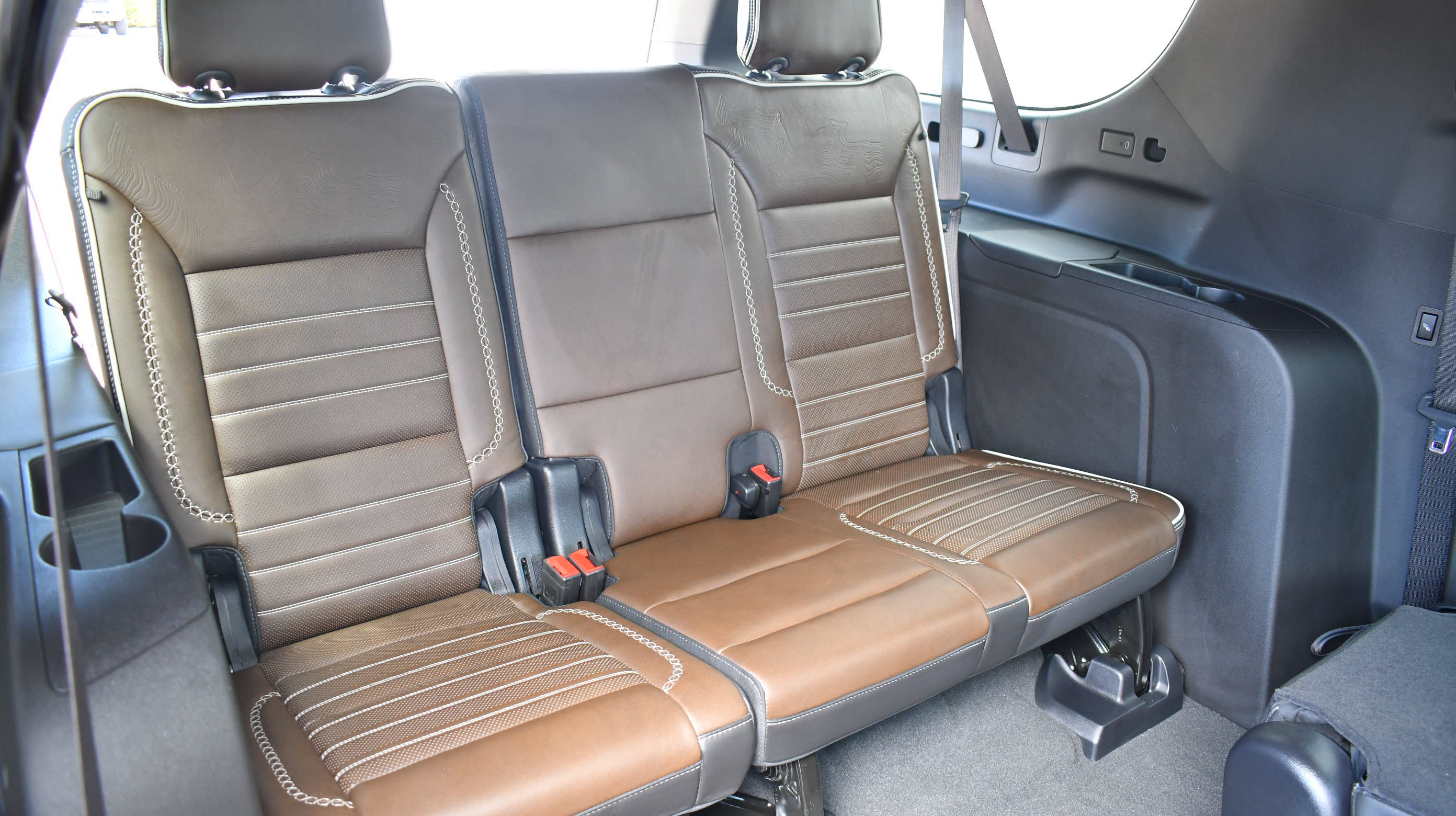 Used 2025 GMC Yukon XL Denali Ultimate AWD/4WD image 13