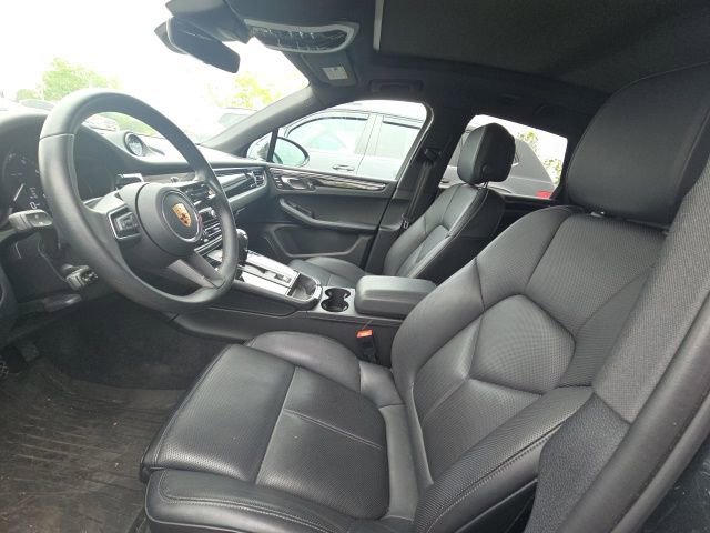 Used 2024 Porsche Macan image 9