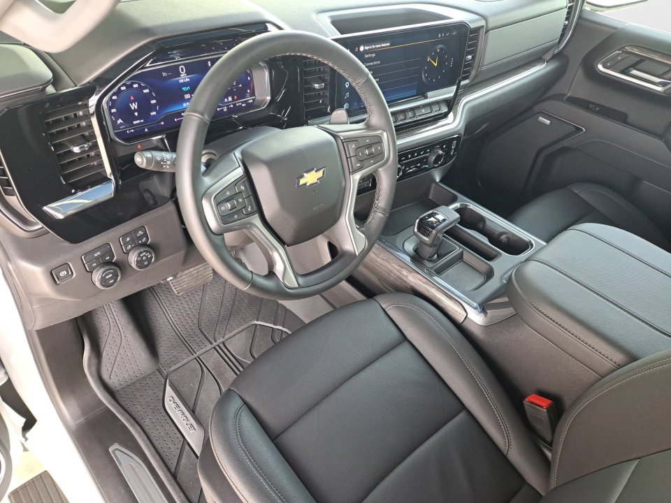 Certified 2025 Chevrolet Silverado 1500 LTZ w/ LTZ Convenience Package II image 10