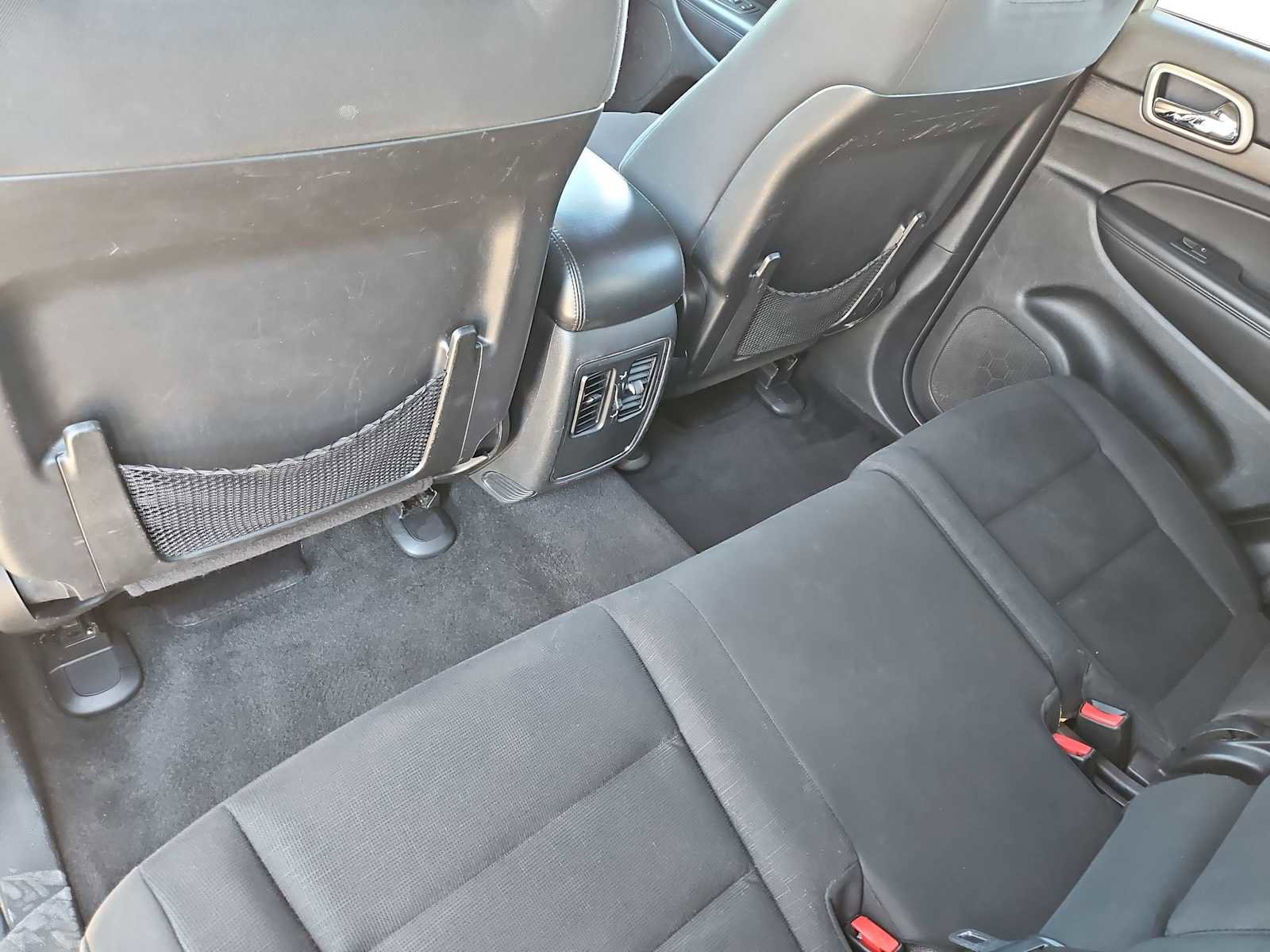 Used 2014 Jeep Grand Cherokee Laredo w/ 18" Wheel & 8.4" Radio Group image 19